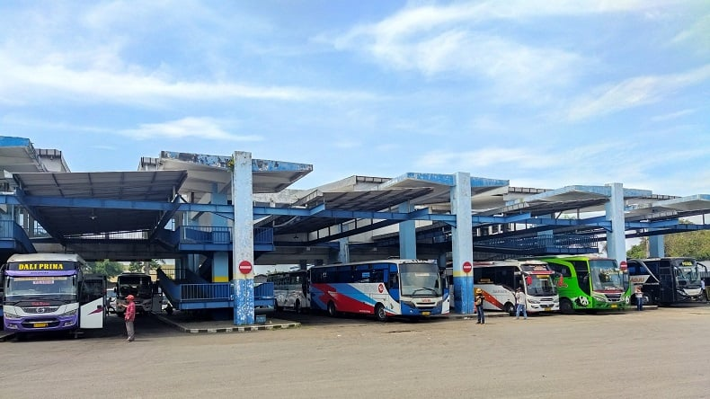 Terminal Bus di Malang