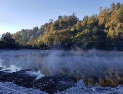 Telaga Ranu Pani, Cermin Langit di Atap Bromo Tengger Semeru