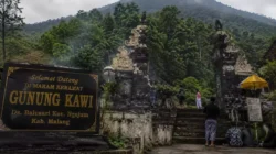Wisata Religi Gunung Kawi Malang: Tempat Doa, Tradisi, dan Kabut Dingin yang Selalu Bikin Rindu