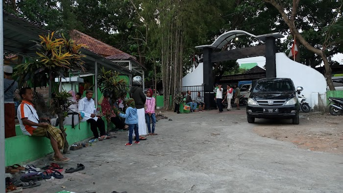 Makam Mbah Sholeh Darat